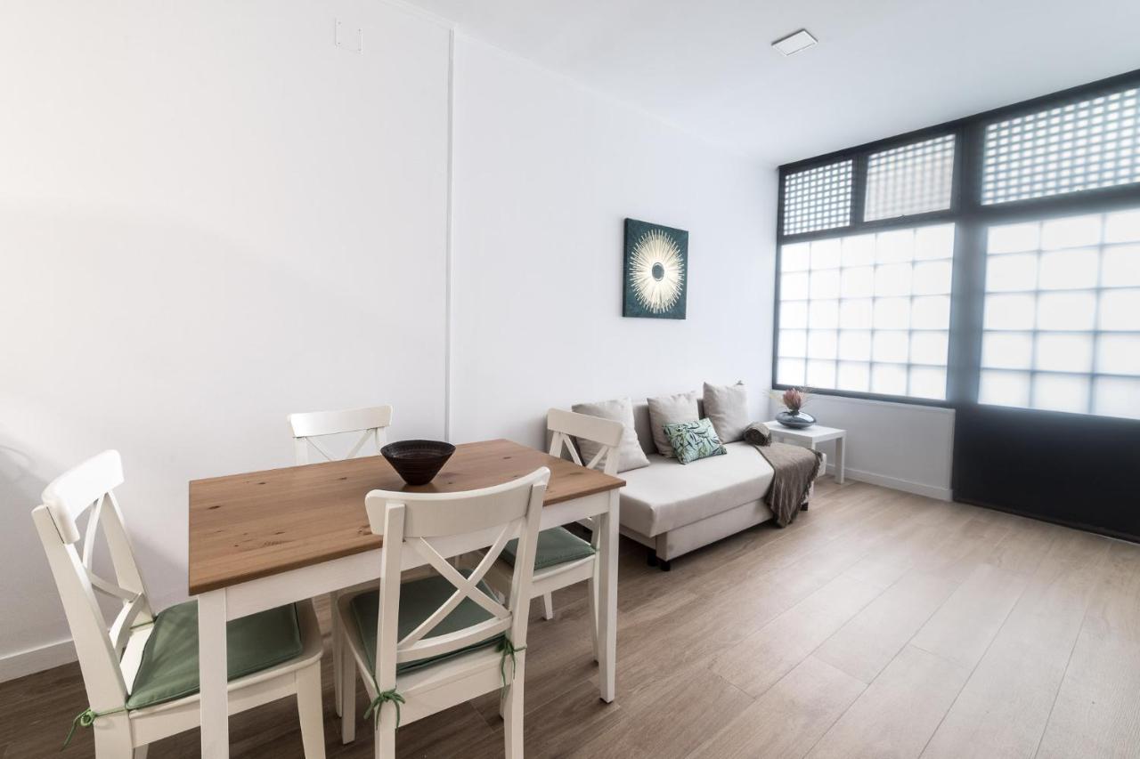 Moonkey - Apto. Albeniz, Con Acogedor Patio Alicante Kültér fotó