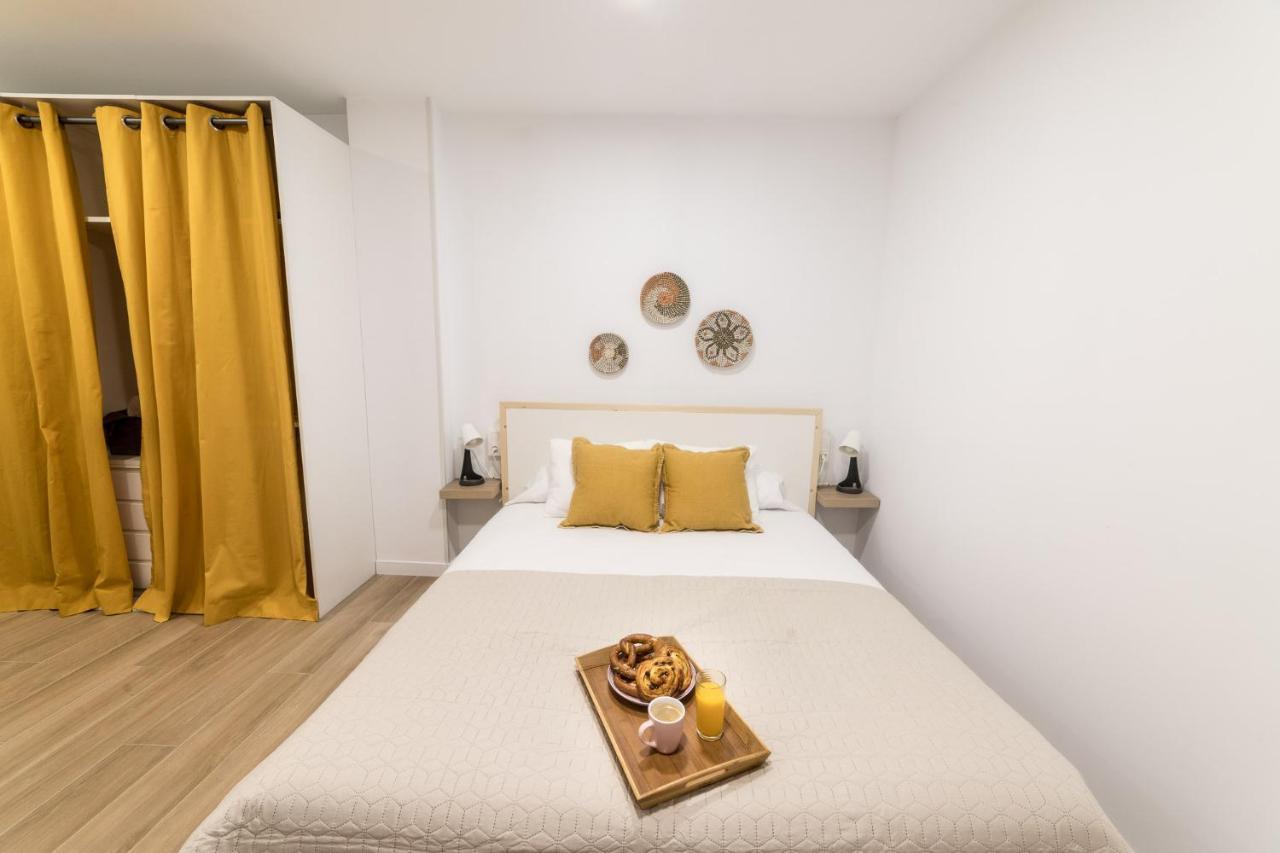 Moonkey - Apto. Albeniz, Con Acogedor Patio Alicante Kültér fotó